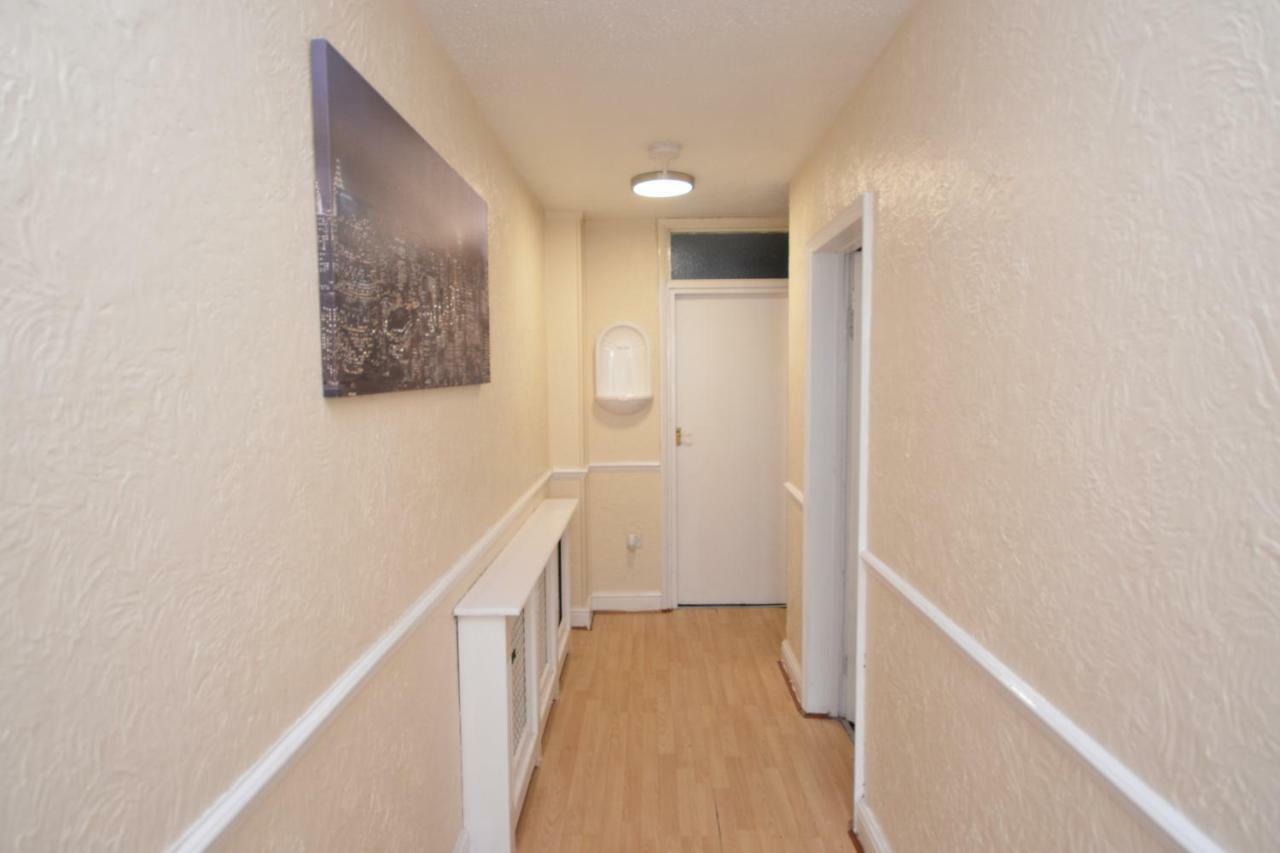Four Bedroom Townhouse 12 Minutes Walk To Excel Exhibition Centre Londres Extérieur photo