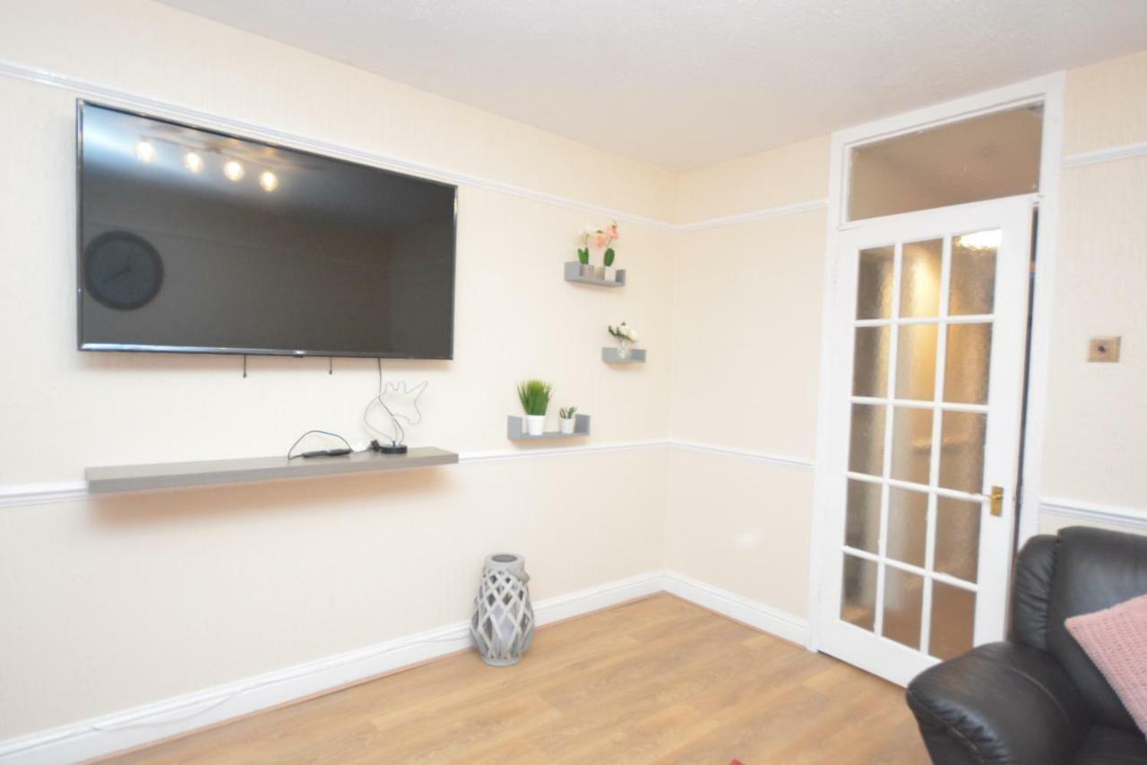 Four Bedroom Townhouse 12 Minutes Walk To Excel Exhibition Centre Londres Extérieur photo