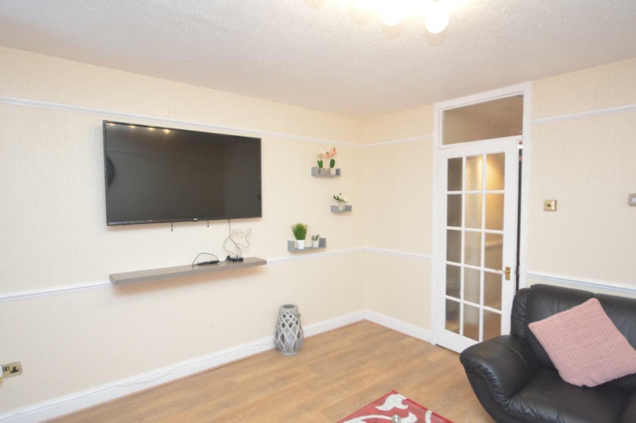 Four Bedroom Townhouse 12 Minutes Walk To Excel Exhibition Centre Londres Extérieur photo