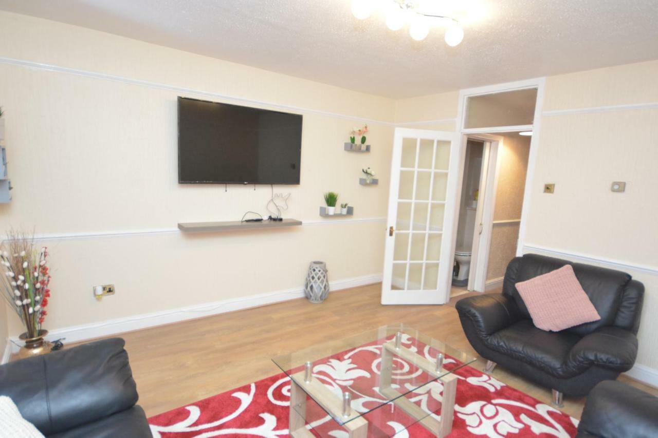 Four Bedroom Townhouse 12 Minutes Walk To Excel Exhibition Centre Londres Extérieur photo