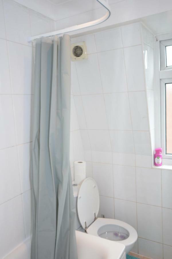 Four Bedroom Townhouse 12 Minutes Walk To Excel Exhibition Centre Londres Extérieur photo